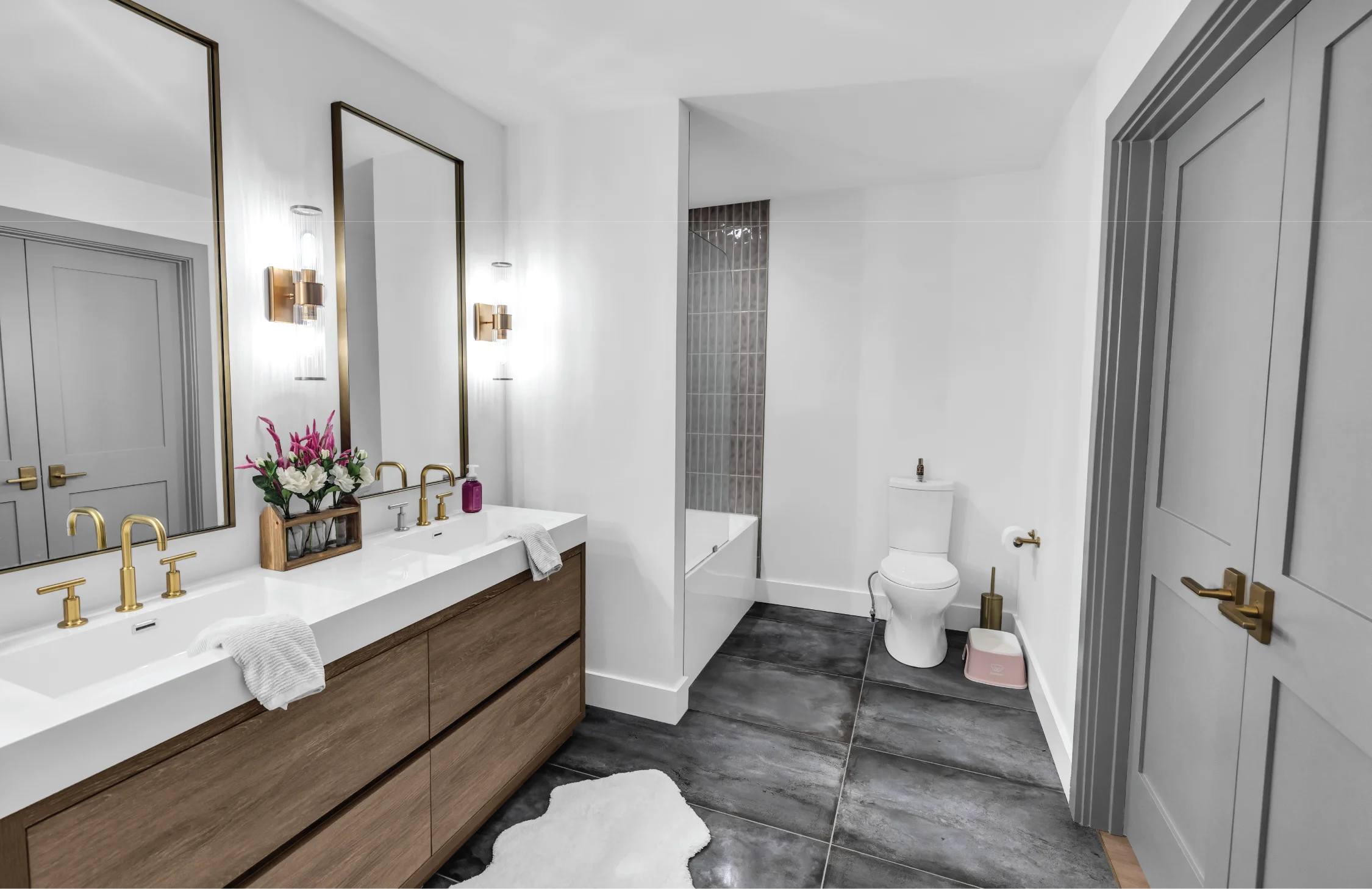 Bathroom vanity refinishing in Central Illinois